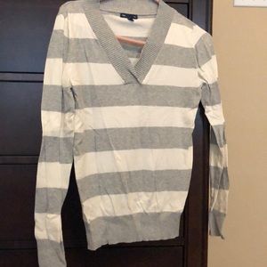 Gap sweater